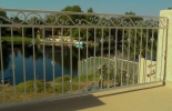 3-rail deck railing